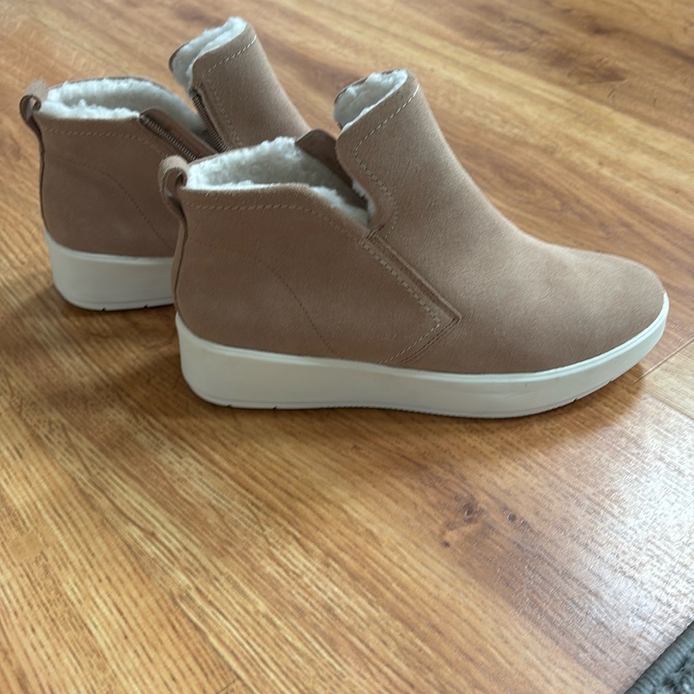 Clark’s Layton Star Ankle Boots